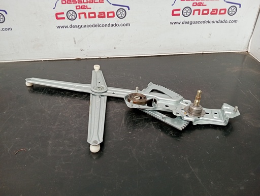 [186622] ELEVALUNAS DELANTERO DERECHO