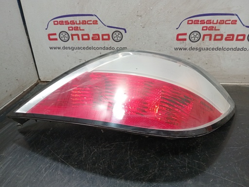 [210436] PILOTO TRASERO DERECHO