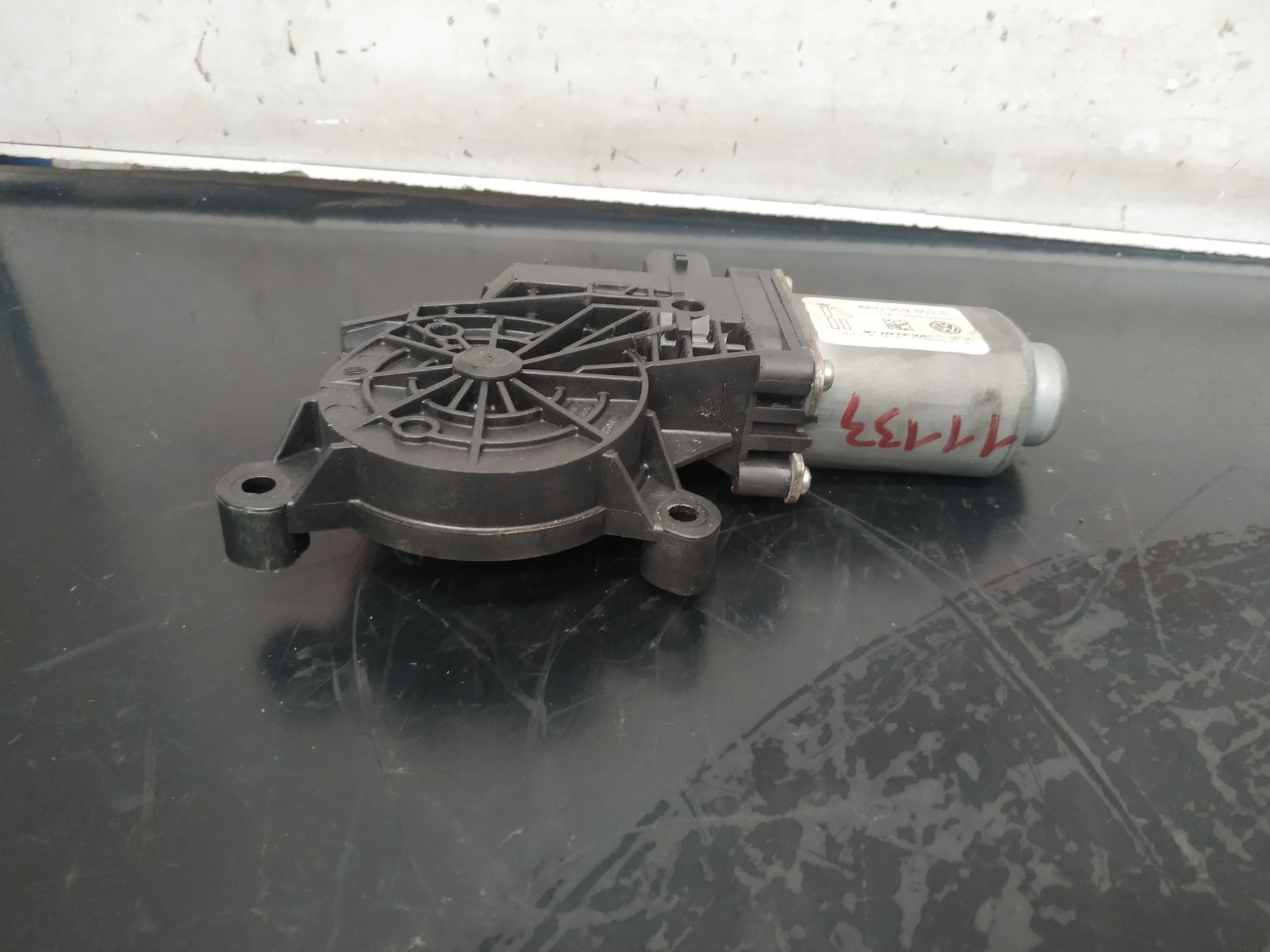 MOTOR ELEVALUNAS DELANTERO DERECHO