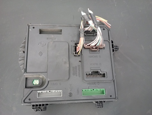 [130641] CAJA RELES / FUSIBLES