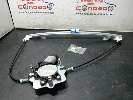 [208096] ELEVALUNAS DELANTERO DERECHO