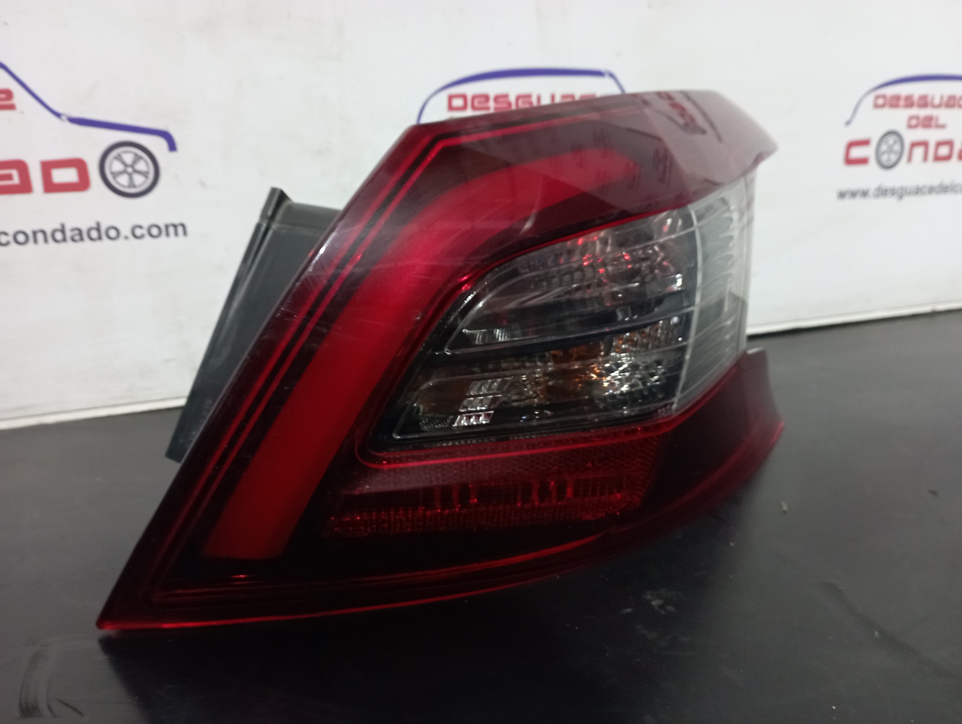 PILOTO TRASERO DERECHO