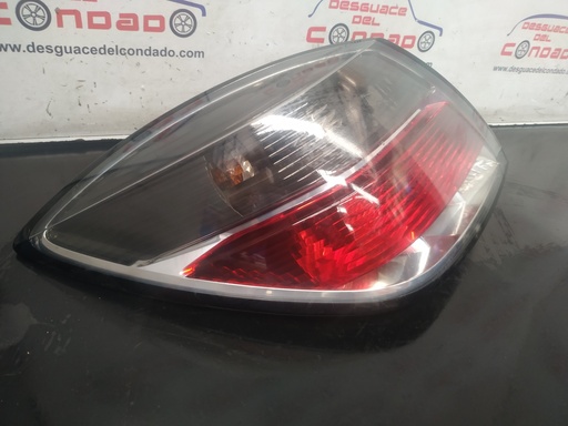 [217687] PILOTO TRASERO IZQUIERDO