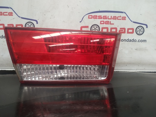 [123694] PILOTO TRASERO IZQUIERDO INTERIOR