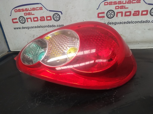 [220183] PILOTO TRASERO DERECHO INTERIOR